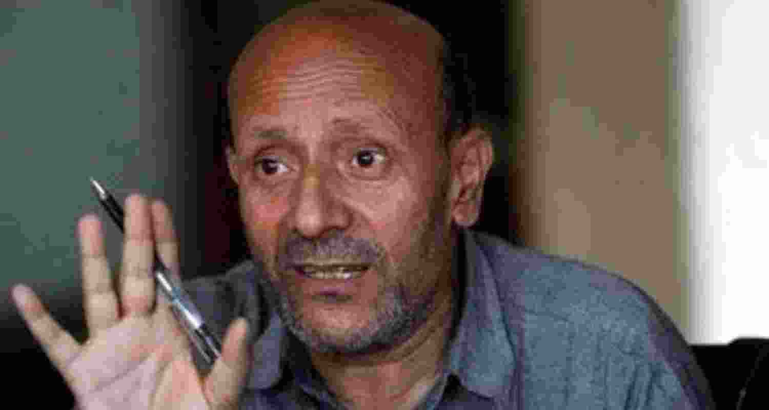 Following the demise of Engineer Rashid’s father, a delegation of several Lok Sabha Members of Parliament visited the Baramulla MP’s residence on Friday to offer condolences to the bereaved family. Following the demise of Engineer Rashid’s father, a delegation of several Lok Sabha Members of Parliament visited the Baramulla MP’s residence on Friday to offer condolences to the bereaved family.