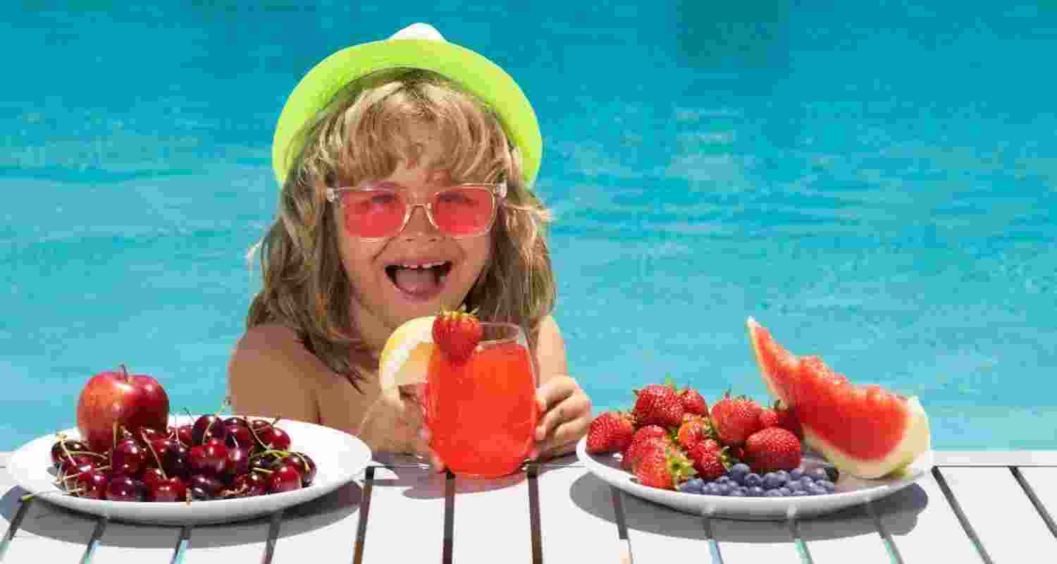 Five foods that keep children hydrated during a heatwave Five foods that keep children hydrated during a heatwave