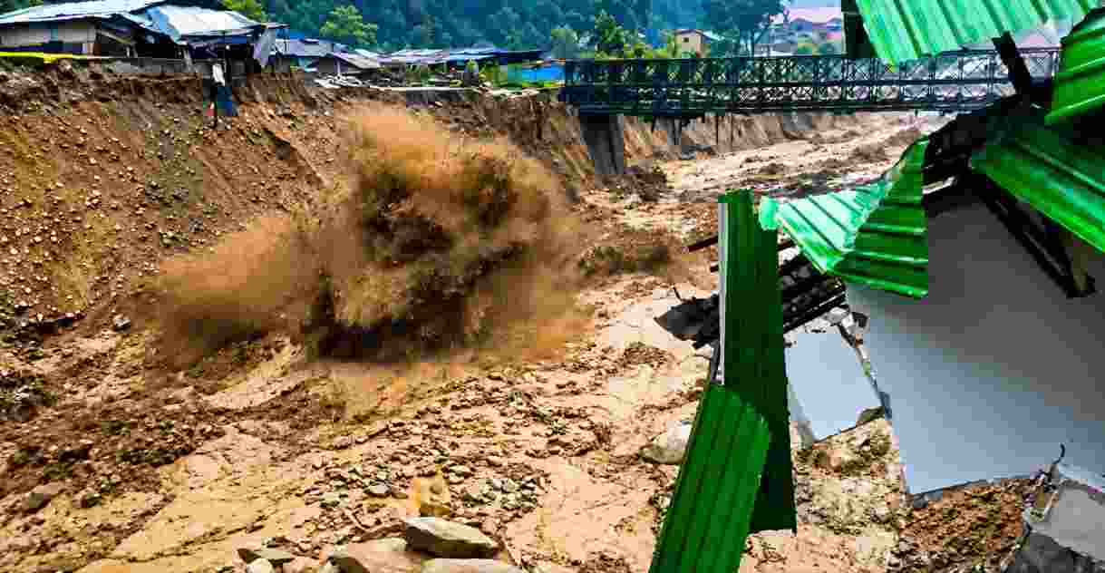 Heavy flooding and landslides wreak havoc in Arunachal Pradesh's Keyi Panyor district following days of incessant rainfall. Heavy flooding and landslides wreak havoc in Arunachal Pradesh's Keyi Panyor district following days of incessant rainfall.