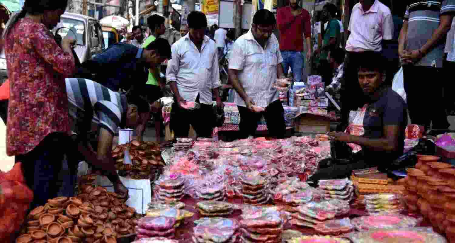 CAIT’s findings were based on a nation-wide survey across 60 major distribution centres including state capitals and Tier 2 & 3 cities conducted by its research wing CAIT’s findings were based on a nation-wide survey across 60 major distribution centres including state capitals and Tier 2 & 3 cities conducted by its research wing