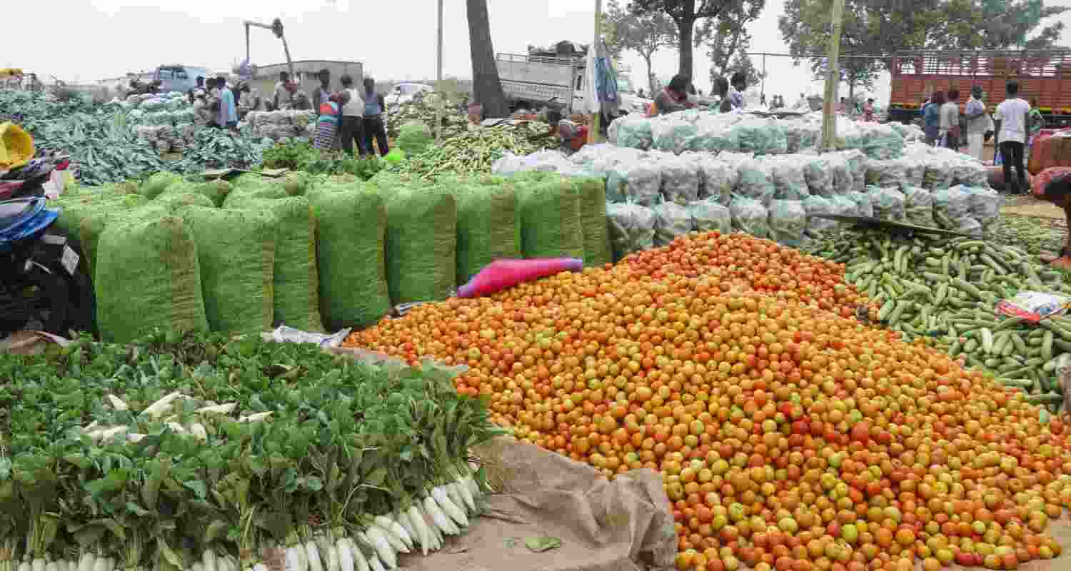 The Reserve Bank of India (RBI), which takes into account retail inflation, had kept benchmark policy rates unchanged at 5.5 per cent earlier this month. The Reserve Bank of India (RBI), which takes into account retail inflation, had kept benchmark policy rates unchanged at 5.5 per cent earlier this month.