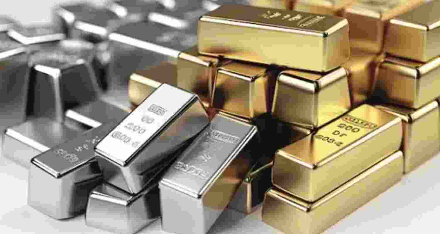 Commodities market experts attributed the decline to profit-taking and Powell's warning that there was no "risk-free path" for monetary policy Commodities market experts attributed the decline to profit-taking and Powell's warning that there was no "risk-free path" for monetary policy