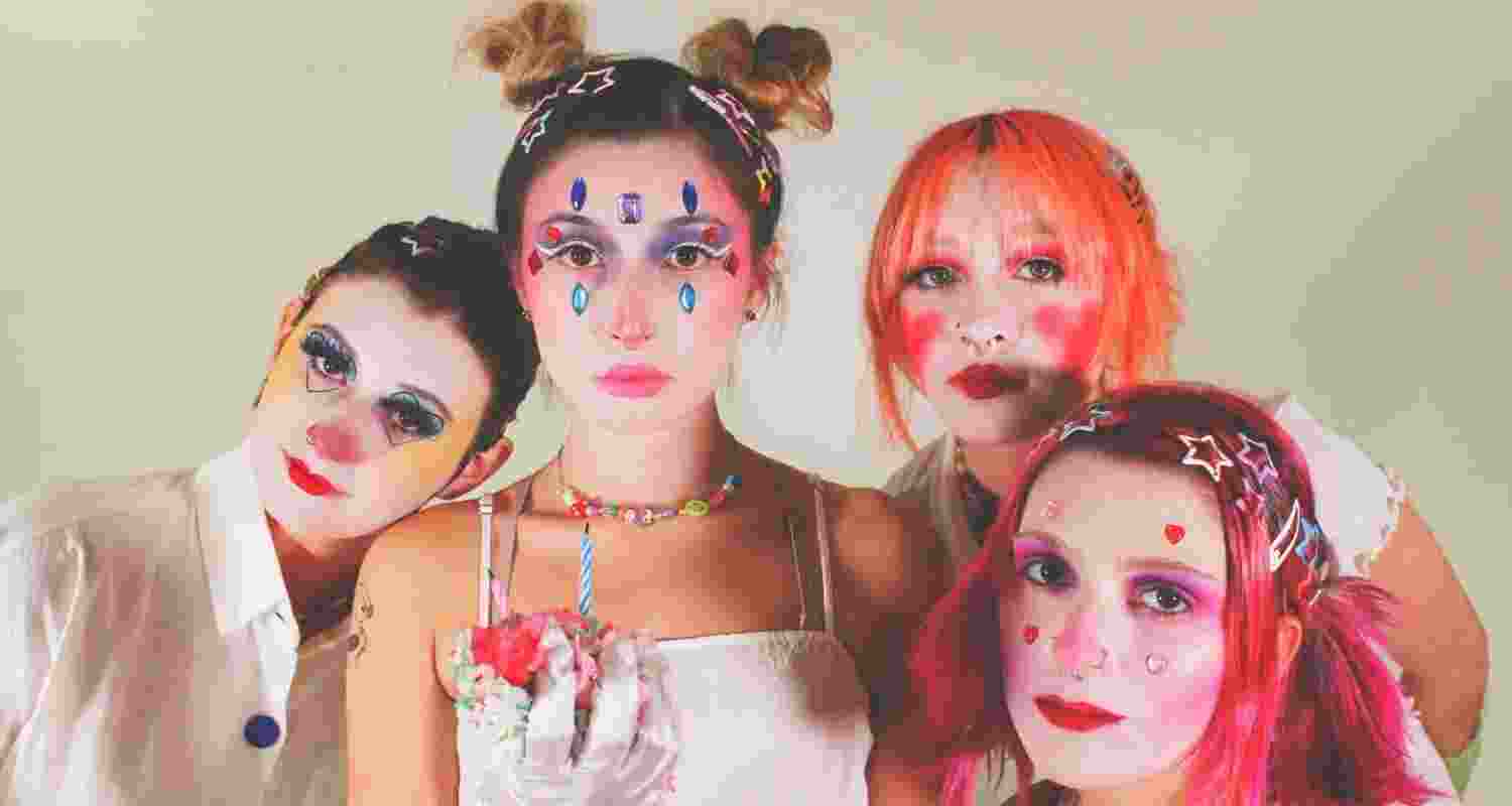 Glam clown: Fashion’s new obsession Glam clown: Fashion’s new obsession