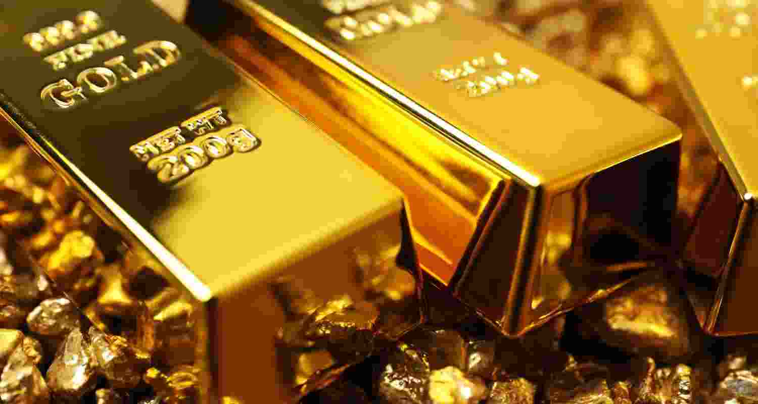 Gold prices remain under pressure as Middle East tensions fuel inflation concerns, reducing hopes of rate cuts and weighing on the non-yielding asset. Gold prices remain under pressure as Middle East tensions fuel inflation concerns, reducing hopes of rate cuts and weighing on the non-yielding asset.
