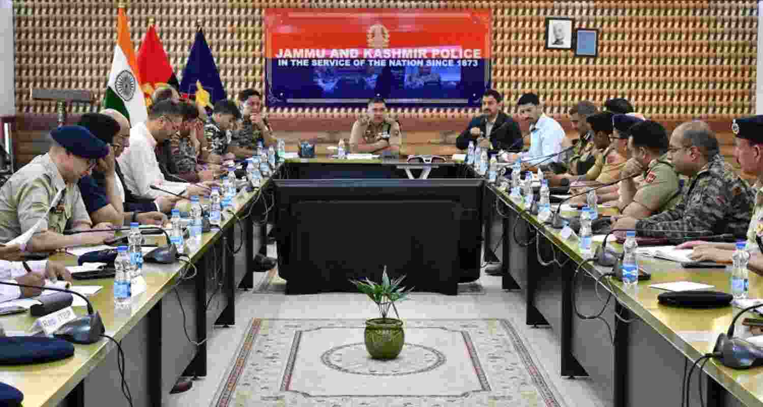 IGP Kashmir chairs meeting on Muharram, Yoga Day Security. IGP Kashmir chairs meeting on Muharram, Yoga Day Security.