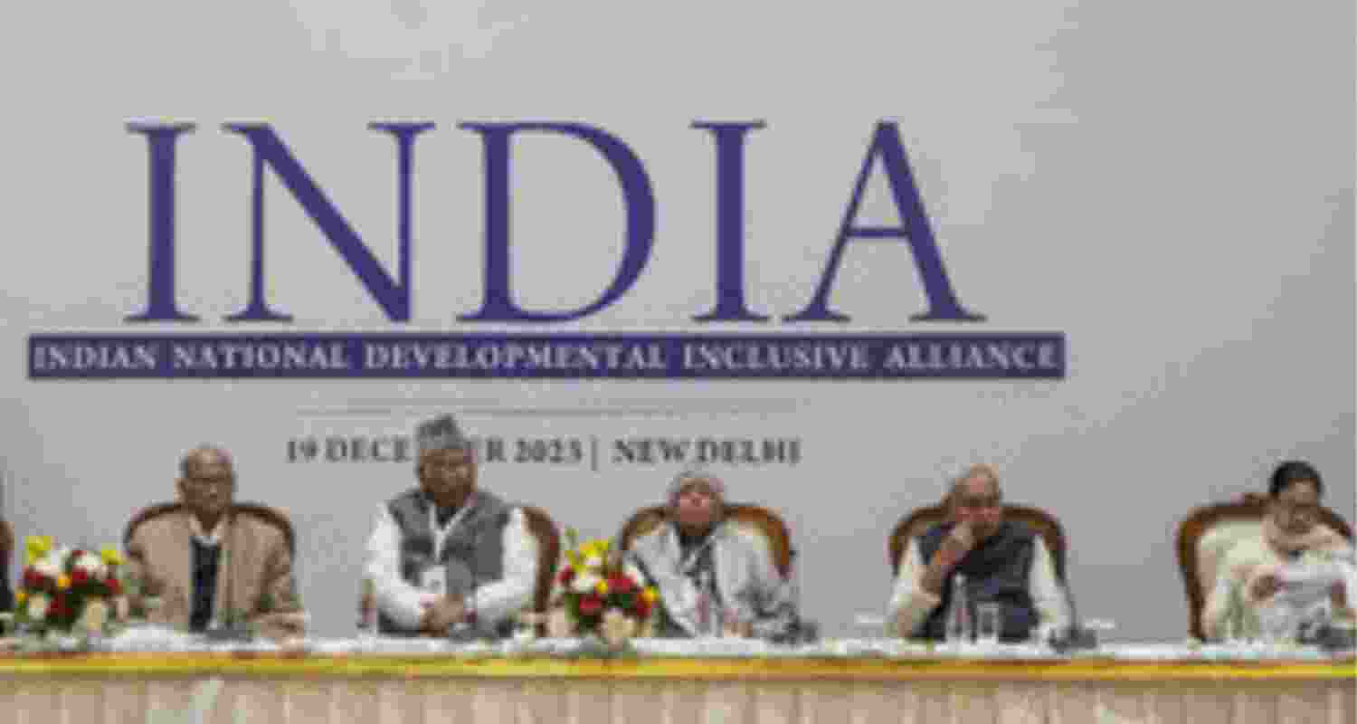 Congress and AAP leaders to meet for final seat-sharing talks Congress and AAP leaders to meet for final seat-sharing talks