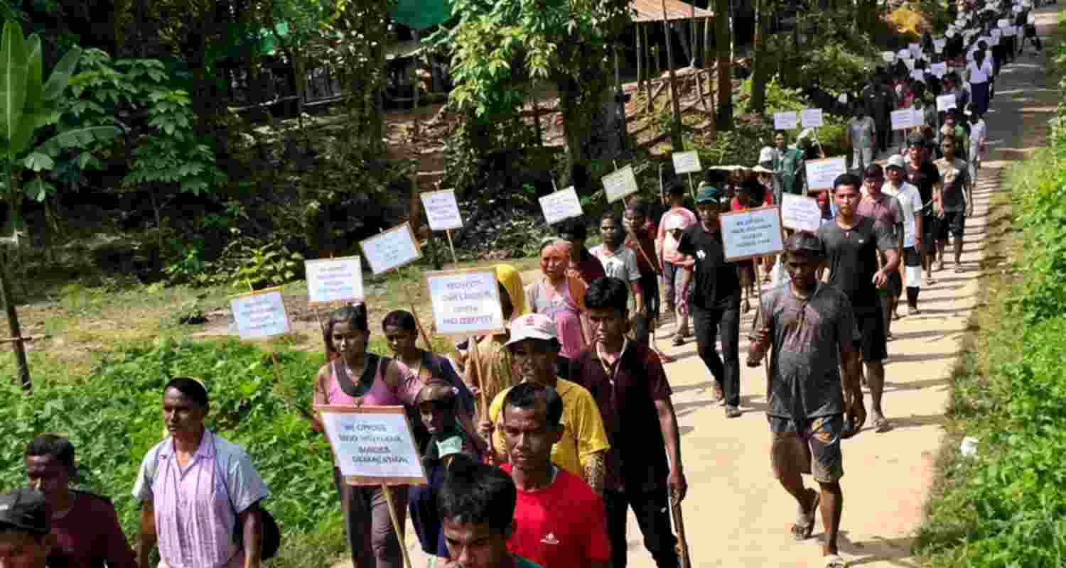 Thousands protest in Manipur's Chandel against proposed Indo-Myanmar boundary realignment, with Kuki chiefs demanding the existing boundary be maintained. Thousands protest in Manipur's Chandel against proposed Indo-Myanmar boundary realignment, with Kuki chiefs demanding the existing boundary be maintained.