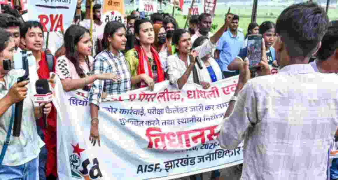 Jharkhand students begin march to Assembly Jharkhand students begin march to Assembly