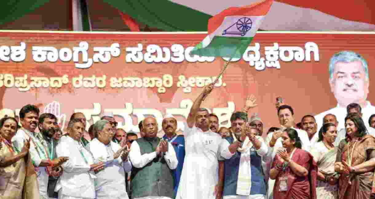 Hariprasad assumes charge as KPCC chief Hariprasad assumes charge as KPCC chief