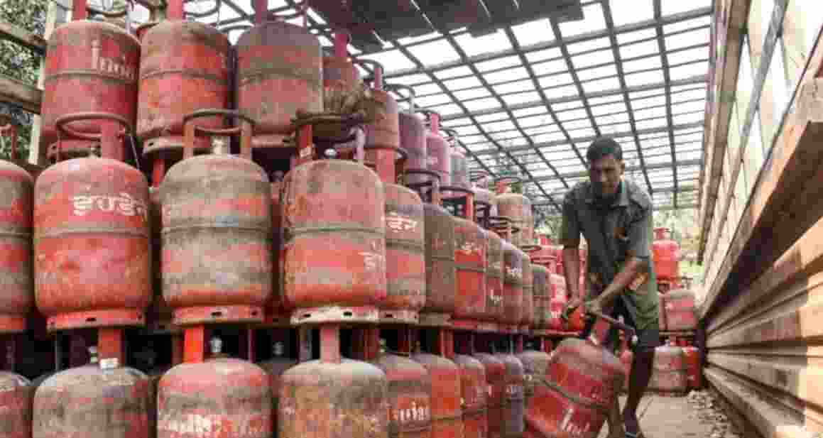 Govt cuts subsidised LPG cylinders under Ujjwala Yojana from 9 to 4 Govt cuts subsidised LPG cylinders under Ujjwala Yojana from 9 to 4