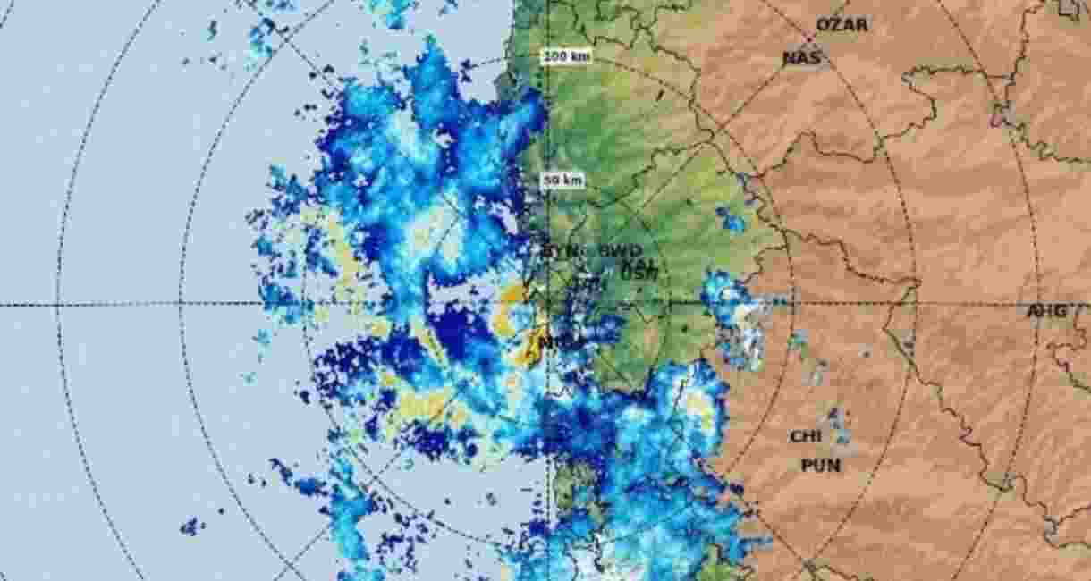 Monsoon march begins: Mumbai drenched, Gujarat to be next Monsoon march begins: Mumbai drenched, Gujarat to be next