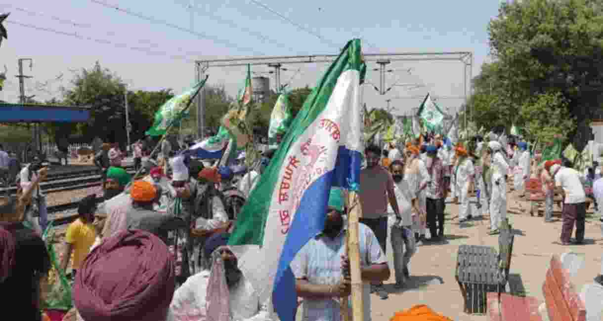 Punjab-Haryana border sealed to prevent farmers to reach Delhi Punjab-Haryana border sealed to prevent farmers to reach Delhi