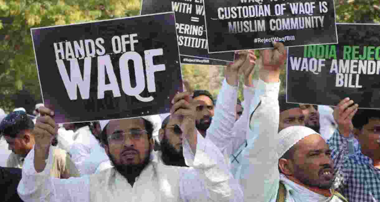 Waqf issue takes centrestage during Eid prayers in Karnataka Waqf issue takes centrestage during Eid prayers in Karnataka