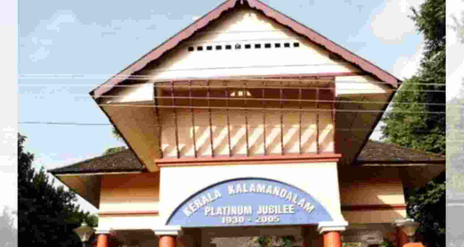 In a first, Kerala Kalamandalam serves non-veg to students In a first, Kerala Kalamandalam serves non-veg to students