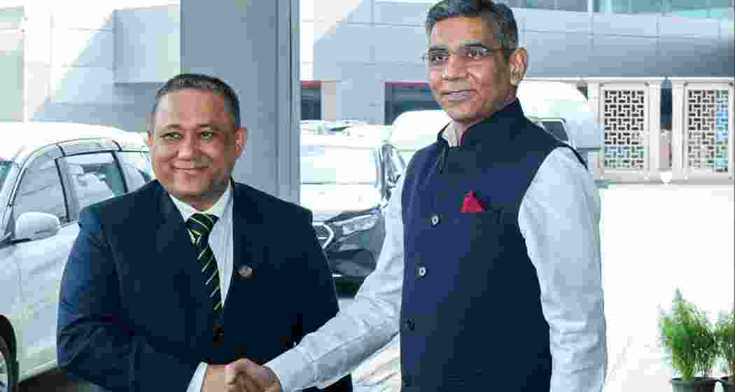 Nepal Foreign Minister Shisir Khanal is welcomed upon his arrival in New Delhi on Friday for a two-day official visit, during which he will hold talks with External Affairs Minister S Jaishankar. Nepal Foreign Minister Shisir Khanal is welcomed upon his arrival in New Delhi on Friday for a two-day official visit, during which he will hold talks with External Affairs Minister S Jaishankar.