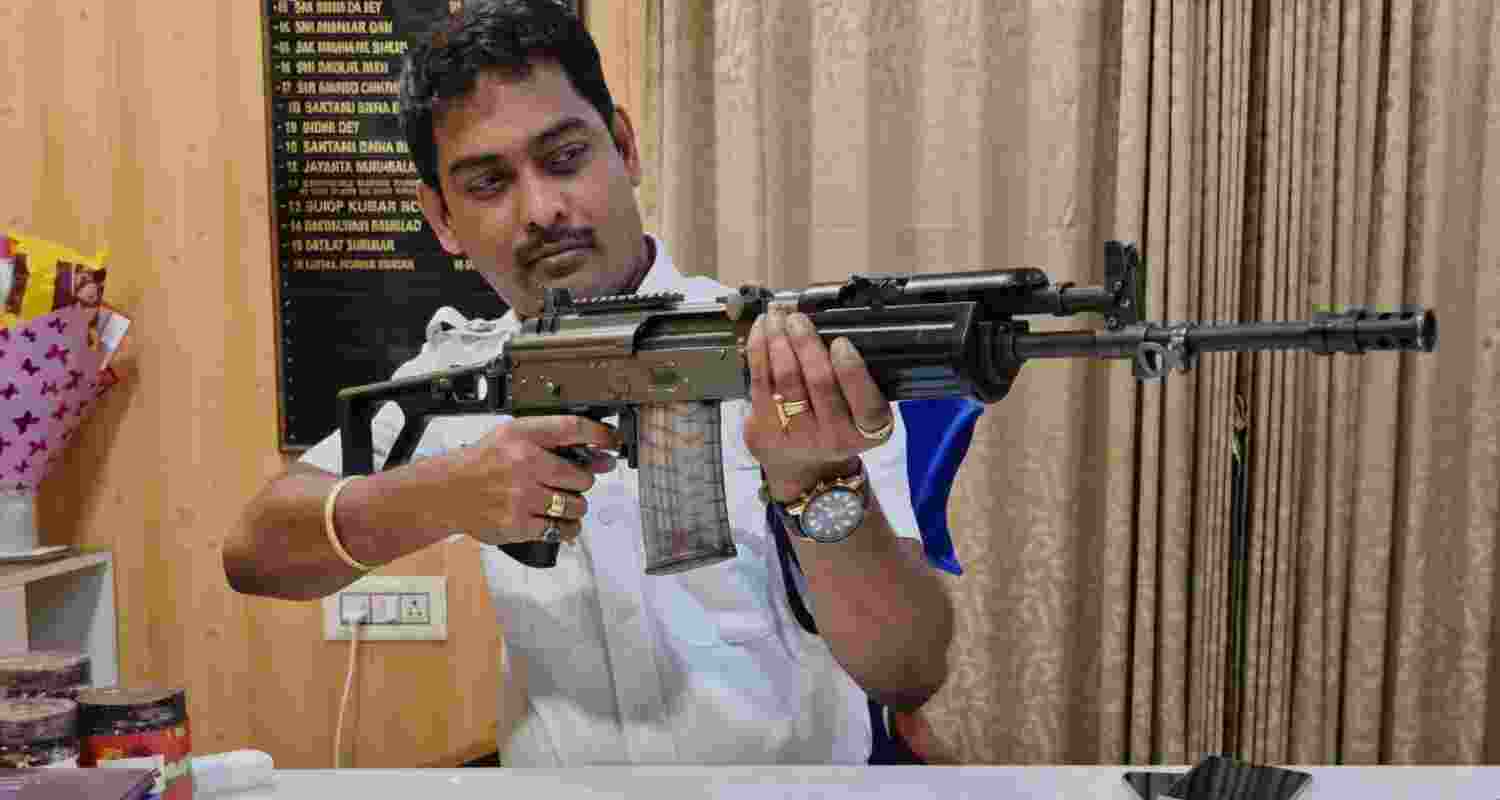 Kalighat OC Gautam Das suspended over firearm photo post during polls; TMC flags conduct, Kolkata Police orders probe amid rising controversy. Kalighat OC Gautam Das suspended over firearm photo post during polls; TMC flags conduct, Kolkata Police orders probe amid rising controversy.