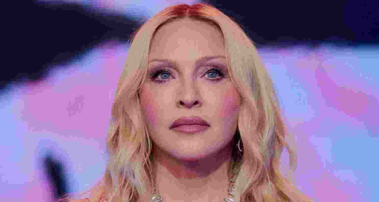 Put your phones down: Madonna tells concertgoers Put your phones down: Madonna tells concertgoers