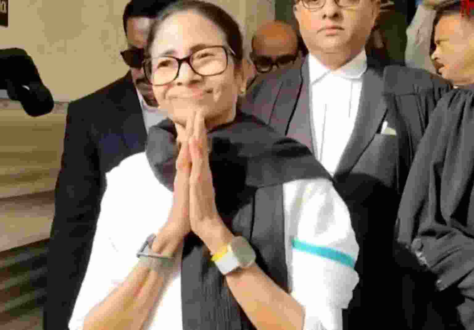 Mamta in adv 'role', tells SC : ECI targeting WB before polls Mamta in adv 'role', tells SC : ECI targeting WB before polls