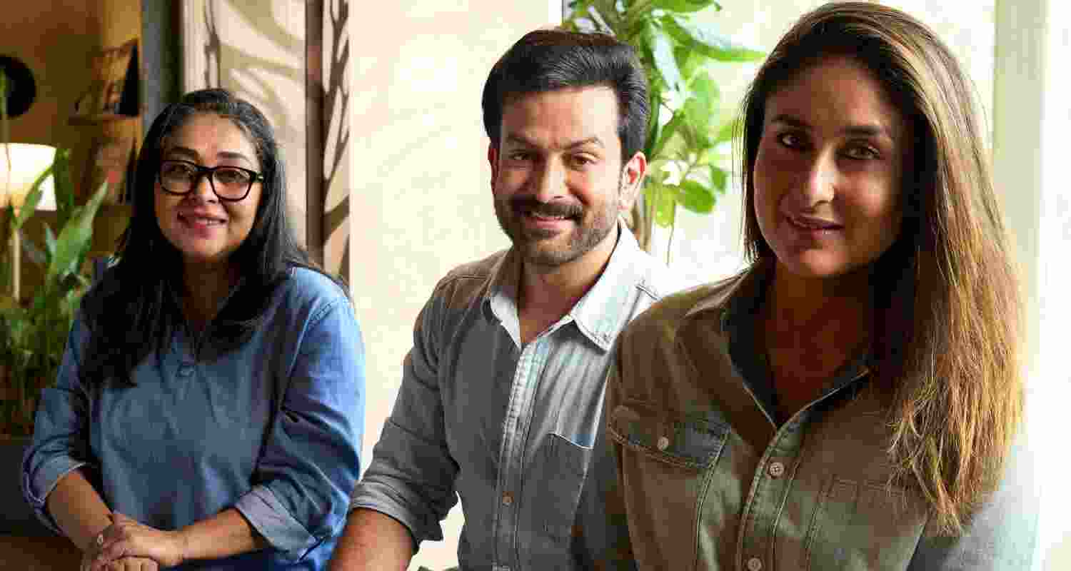 Film maker Meghna Gulzar with Prithviraj Sukumaran and Kareena Kapoor Khan. Image: X Film maker Meghna Gulzar with Prithviraj Sukumaran and Kareena Kapoor Khan. Image: X