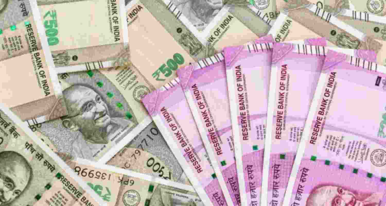 Rupee rises to 90.85 in early trade Rupee rises to 90.85 in early trade