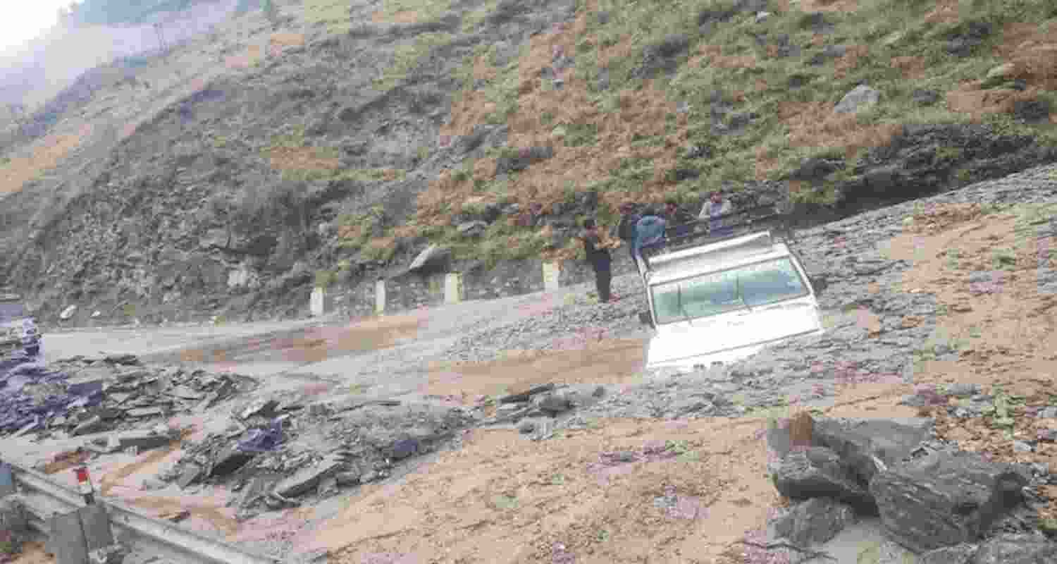 Monsoon havoc continues in Himachal as flash flood shuts NH-5. Monsoon havoc continues in Himachal as flash flood shuts NH-5.