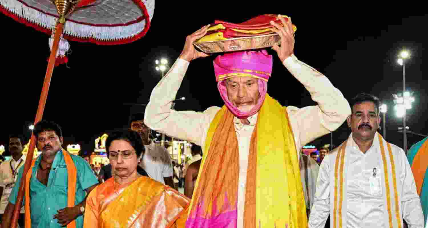 Naidu inaugurates central kitchen by TTD amid laddu row
Naidu inaugurates central kitchen by TTD amid laddu row