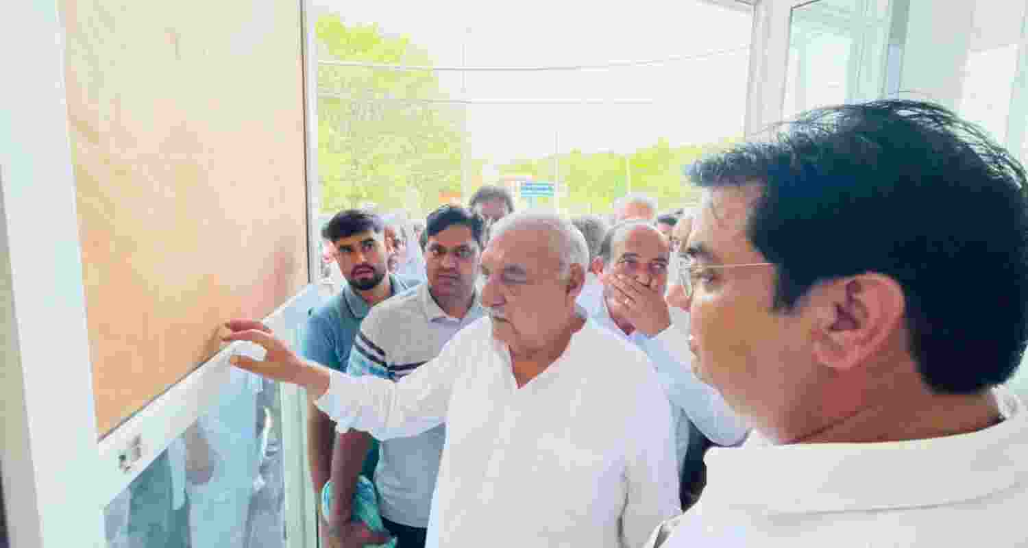 Hooda slams law & order after firing at Congress office Hooda slams law & order after firing at Congress office