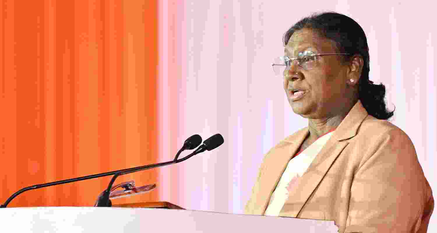 The President, who became the first head of state to spend a night inside the forest bungalow at Similipal, also inaugurated three new 4G mobile towers. The President, who became the first head of state to spend a night inside the forest bungalow at Similipal, also inaugurated three new 4G mobile towers.