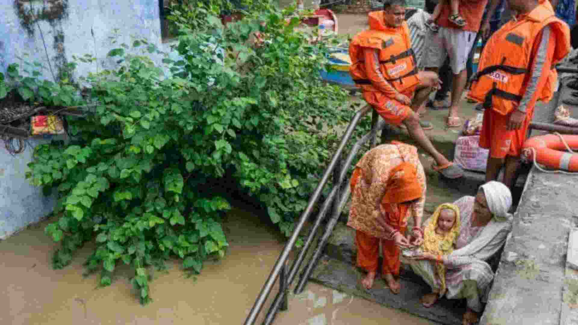 NDRF teams deployed as more areas get submerged in Yamuna floods NDRF teams deployed as more areas get submerged in Yamuna floods