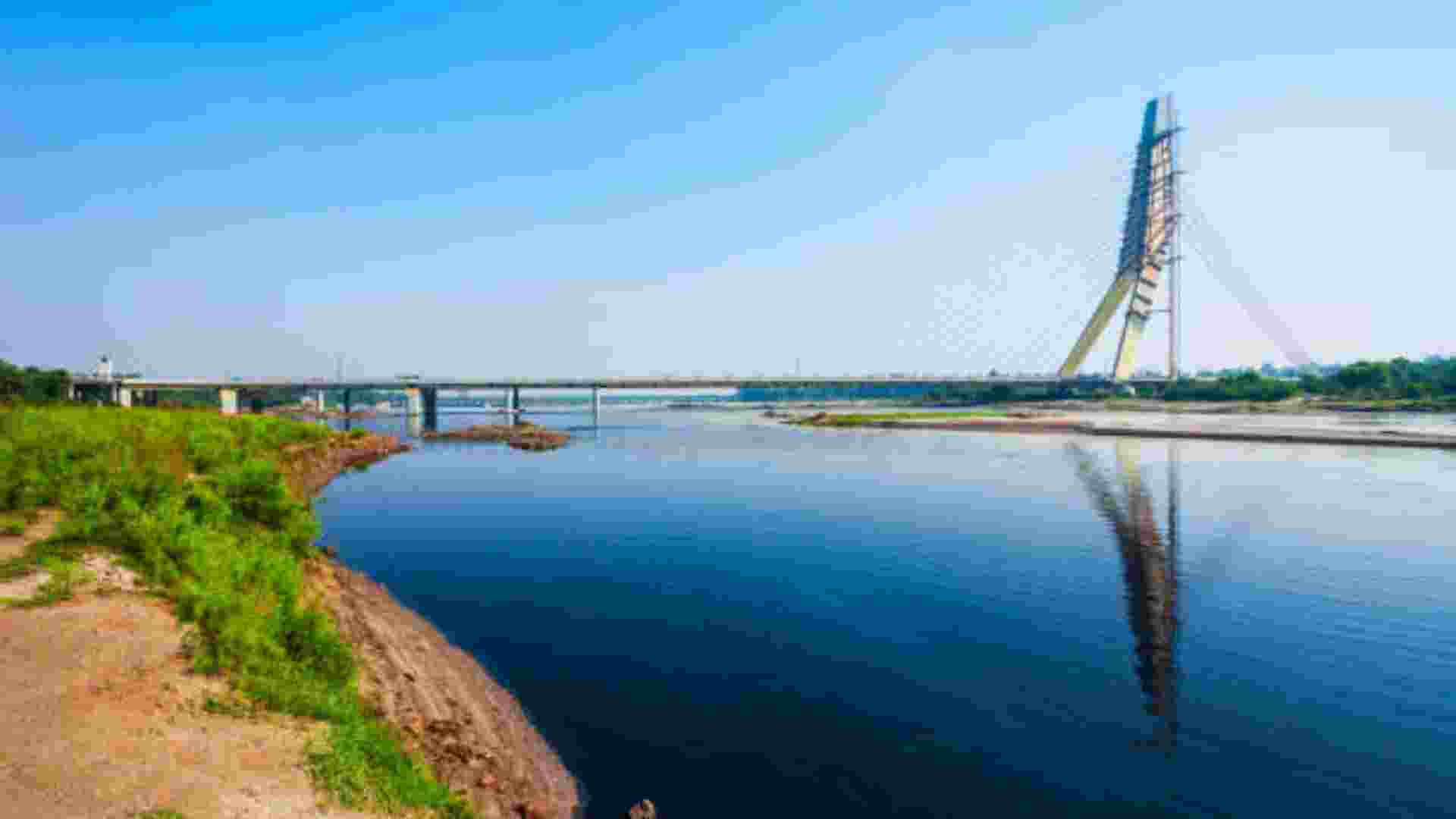 HC seeks action plan to stop untreated sewage flow into Yamuna HC seeks action plan to stop untreated sewage flow into Yamuna