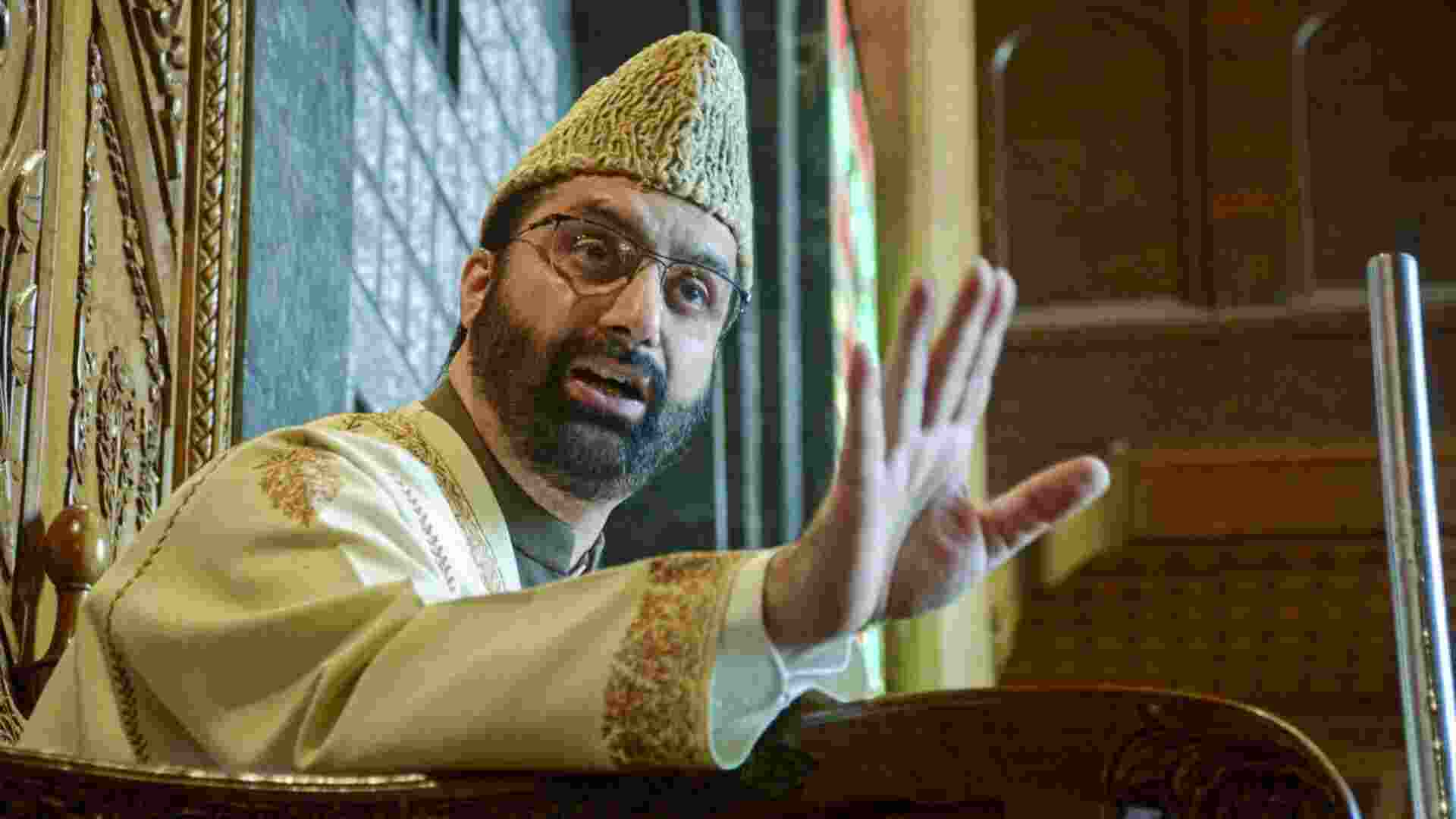 Mirwaiz asks Centre to address 'Dil Ki Doori' between Delhi, J&K Mirwaiz asks Centre to address 'Dil Ki Doori' between Delhi, J&K
