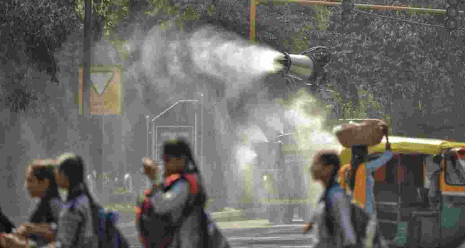 SC asks CAQM to put halt on outdoor sports activities in Delhi SC asks CAQM to put halt on outdoor sports activities in Delhi