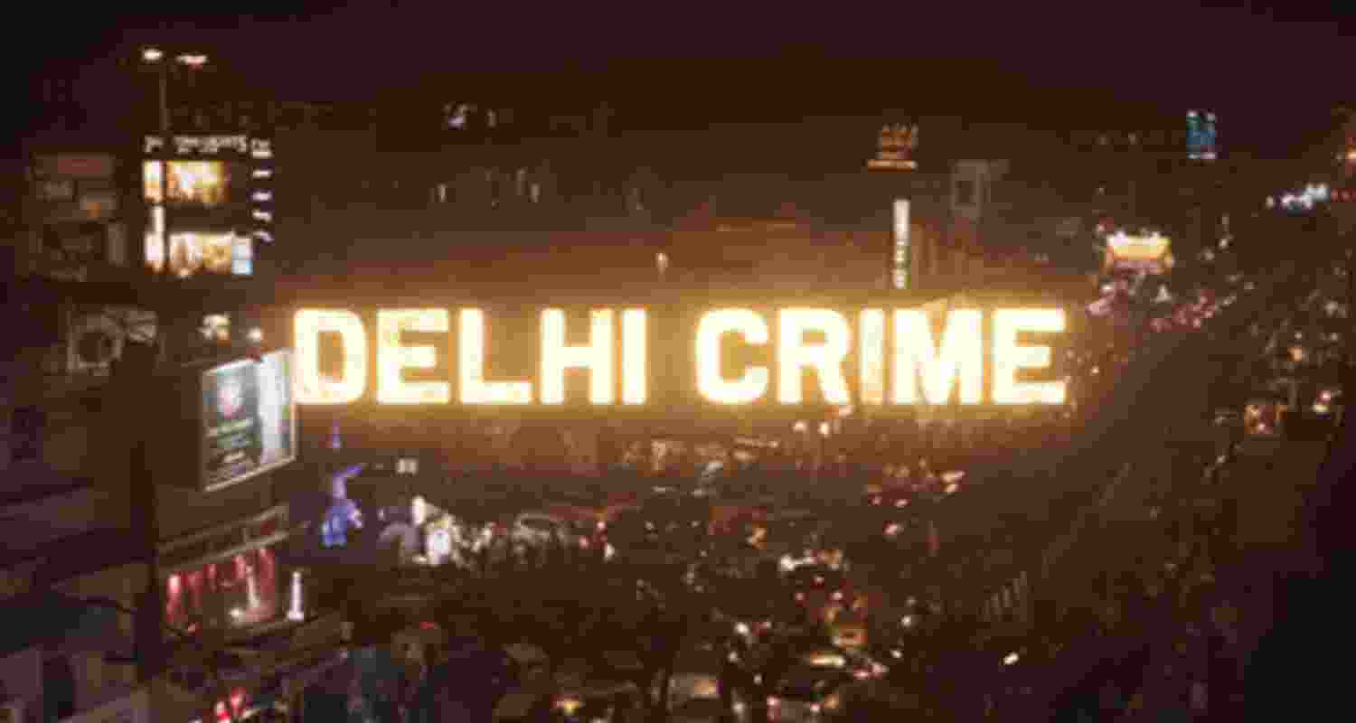 Day light robbery:Woman assaulted, gold bangle snatched in Delhi Day light robbery:Woman assaulted, gold bangle snatched in Delhi