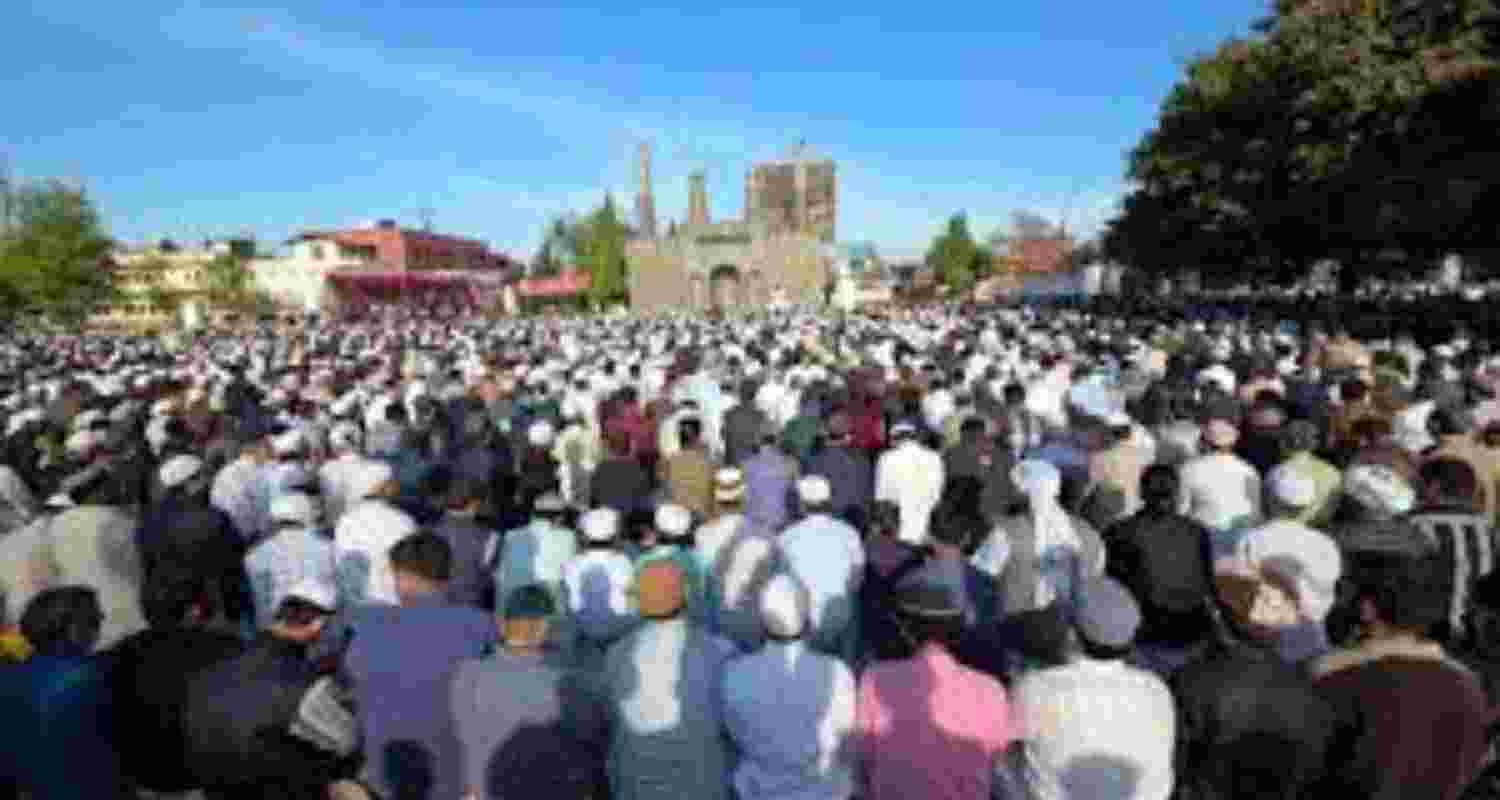 Jammu celebrates Eid with prayers for global peace Jammu celebrates Eid with prayers for global peace