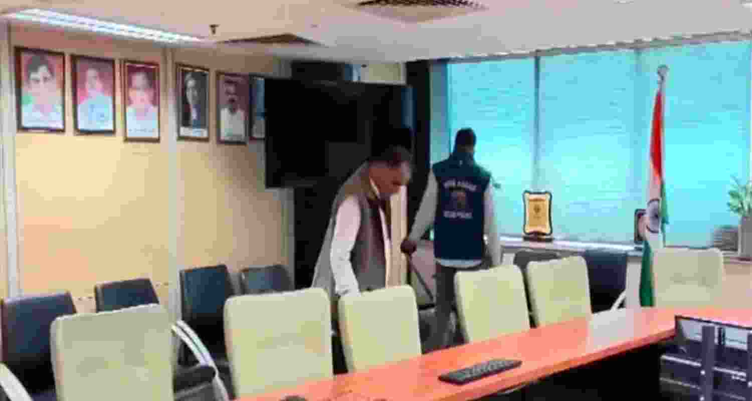 Delhi Mayor's office receives bomb threat, declared hoax Delhi Mayor's office receives bomb threat, declared hoax