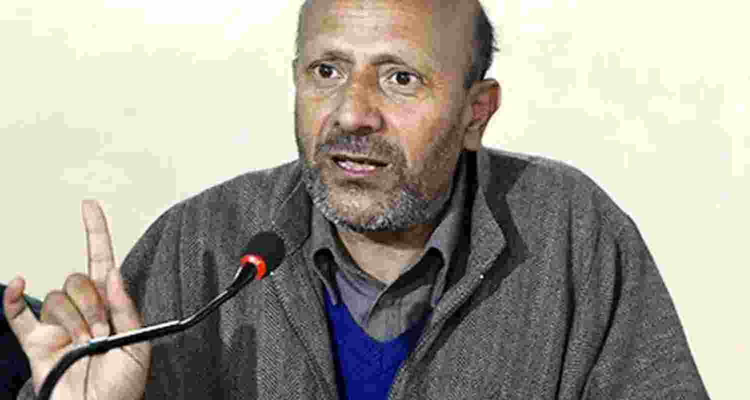Interim bail granted to Engineer Rashid by HC to visit his father Interim bail granted to Engineer Rashid by HC to visit his father
