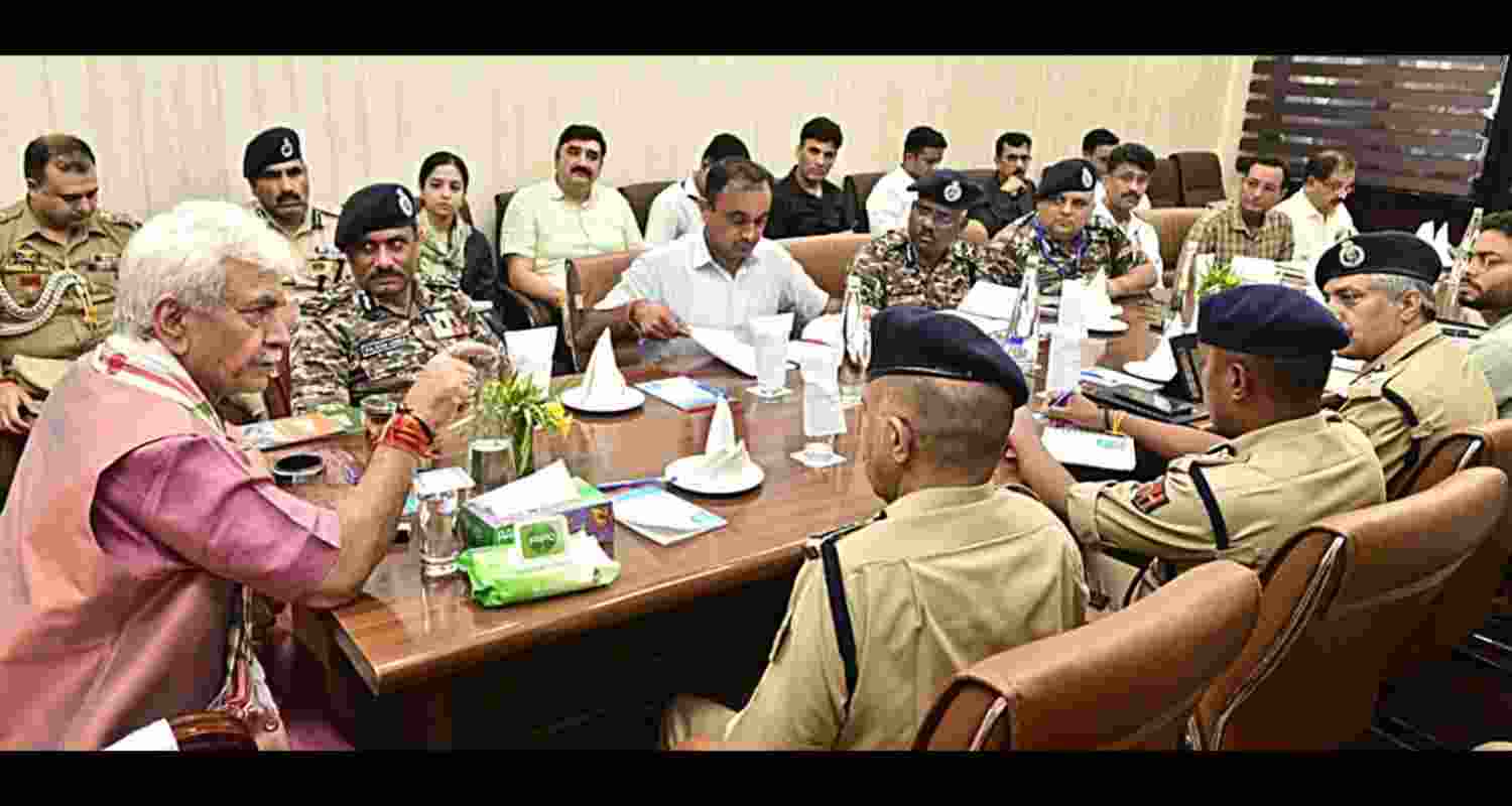 LG directs coordination between departments for Amarnath Yatra LG directs coordination between departments for Amarnath Yatra