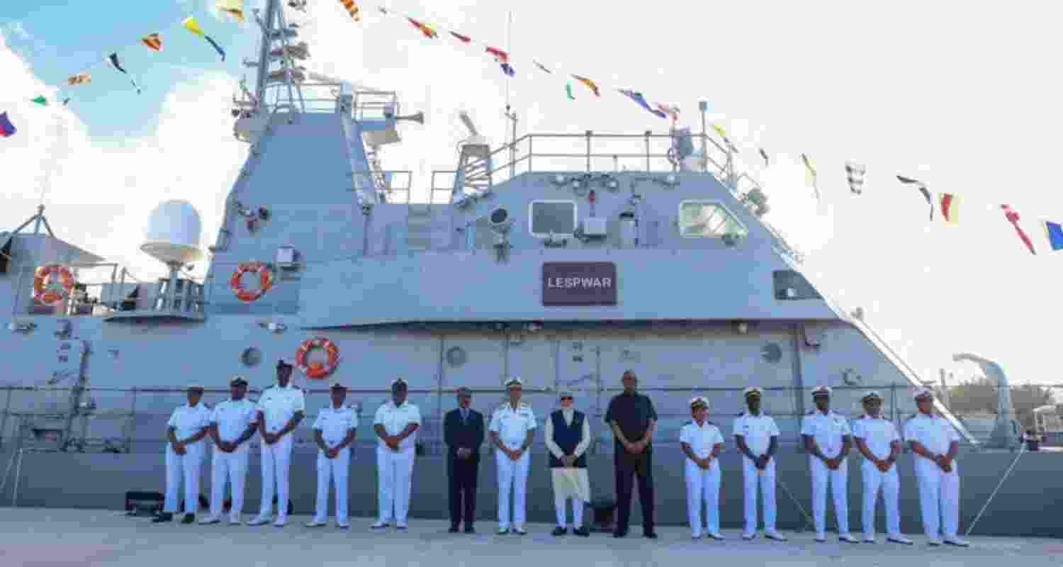 PM Modi hands over "made in India' Patrol vessel to Seychelles PM Modi hands over "made in India' Patrol vessel to Seychelles