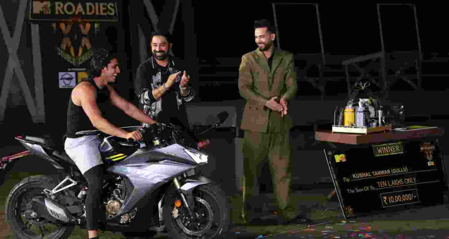 Kushal Tanwar wins MTV Roadies Double Cross Kushal Tanwar wins MTV Roadies Double Cross