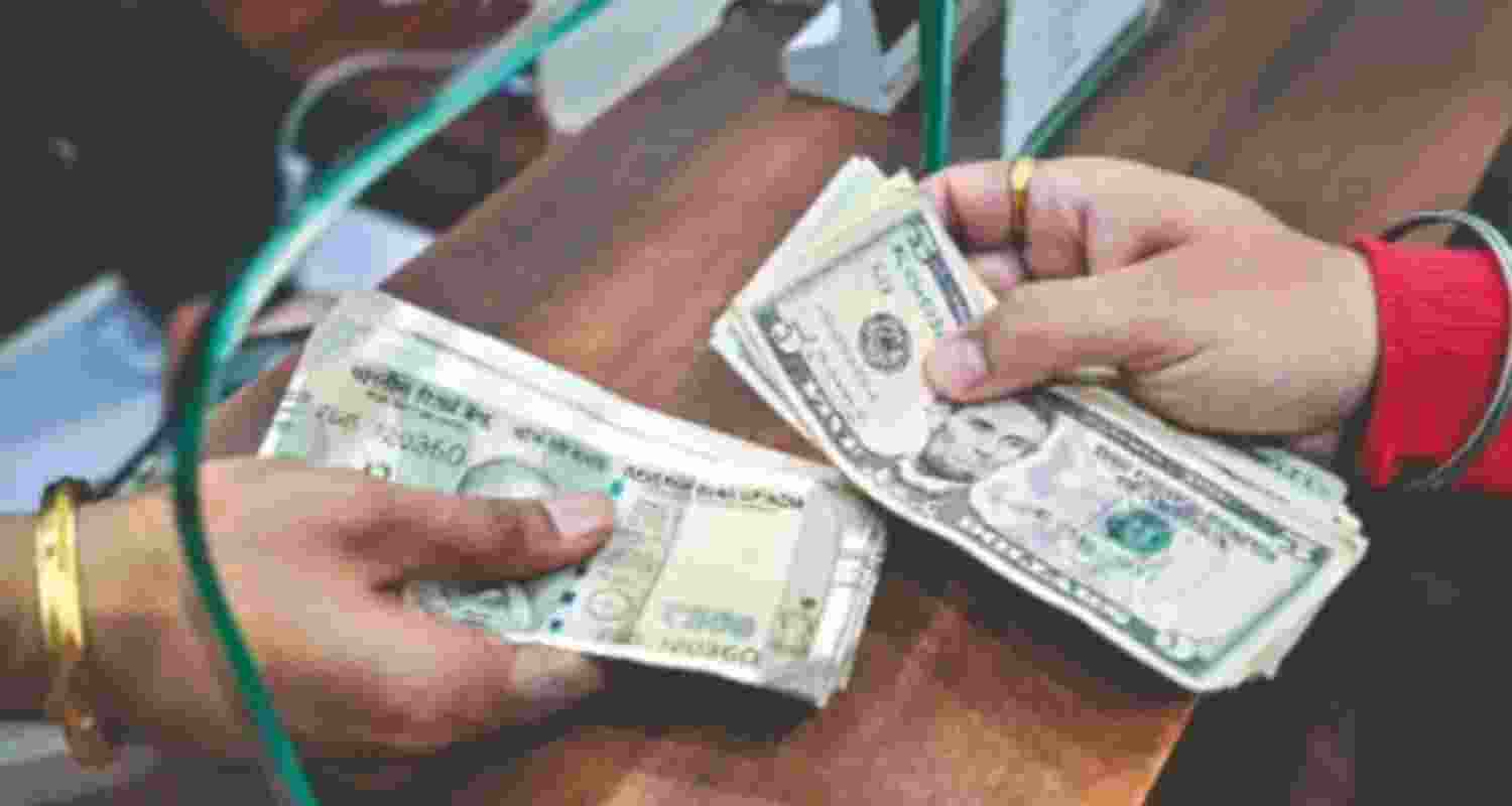 Rupee drops 20 paise against US dollar, gold falls below ₹1.5 Lakh Rupee drops 20 paise against US dollar, gold falls below ₹1.5 Lakh