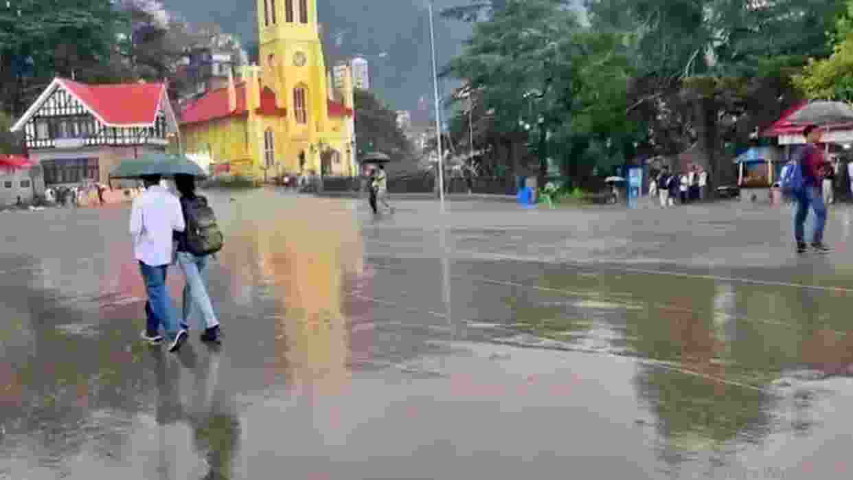 Pleasant weather,rainfall draw large number of tourists to Shimla Pleasant weather,rainfall draw large number of tourists to Shimla