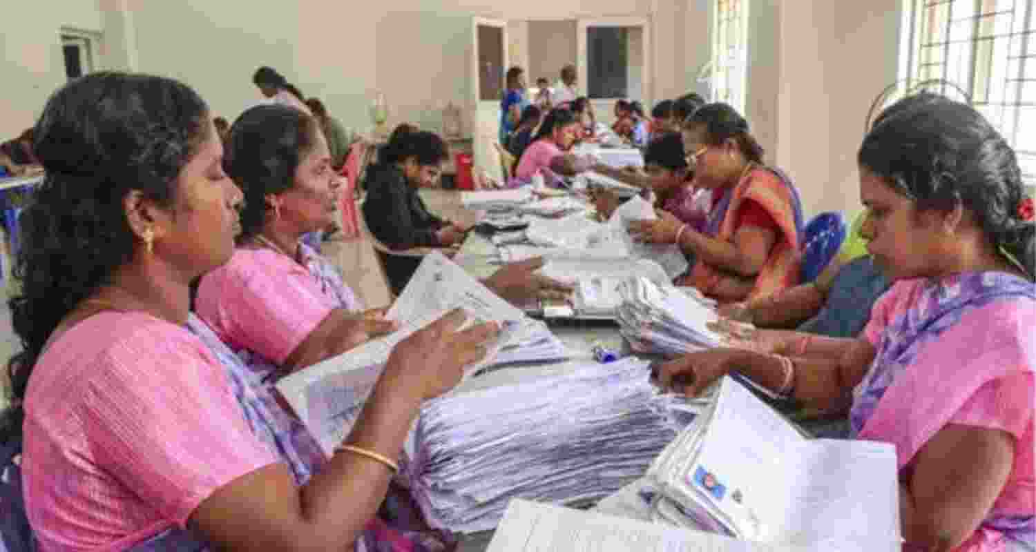 SIR hearings begin as South 24 Parganas logs most discrepancies SIR hearings begin as South 24 Parganas logs most discrepancies