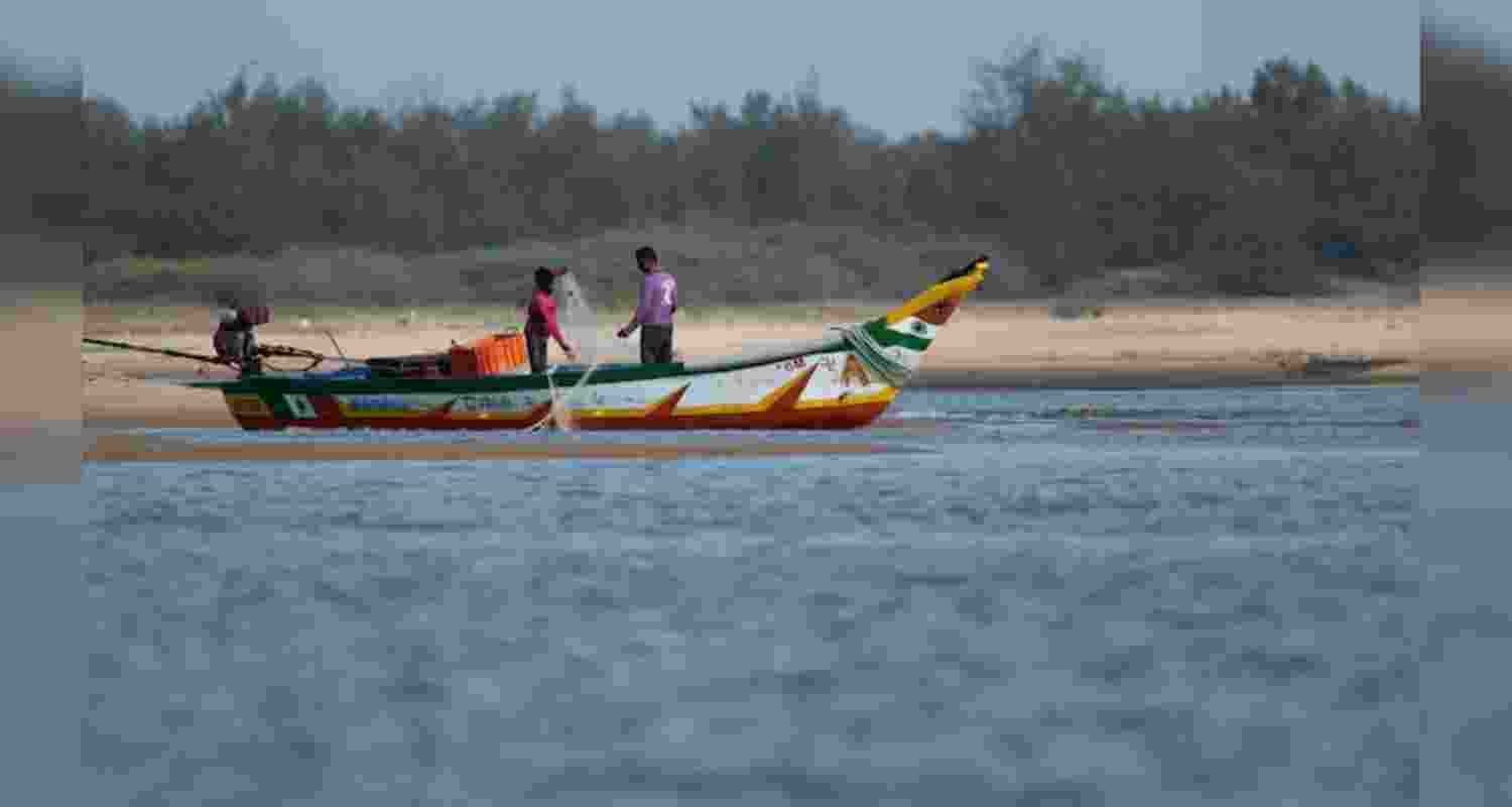 41 Indian fishermen arrested by Lankan Navy return to Chennai Airport 41 Indian fishermen arrested by Lankan Navy return to Chennai Airport