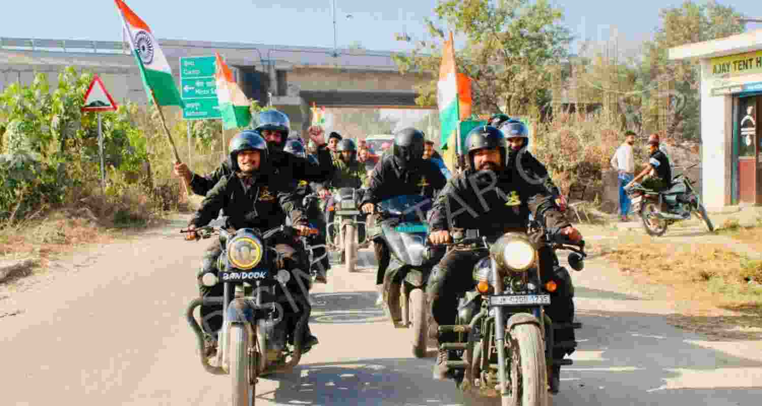 "Unyielding Strength, Unstoppable Victory!
#TigerDivision celebrated #VictoryDay, the capture of Phuklian in 1971 with students & youth at border villages Sohanjana & Makwal," the Rising Star Corps of the Indian Army posted on X. "Unyielding Strength, Unstoppable Victory!
#TigerDivision celebrated #VictoryDay, the capture of Phuklian in 1971 with students & youth at border villages Sohanjana & Makwal," the Rising Star Corps of the Indian Army posted on X.