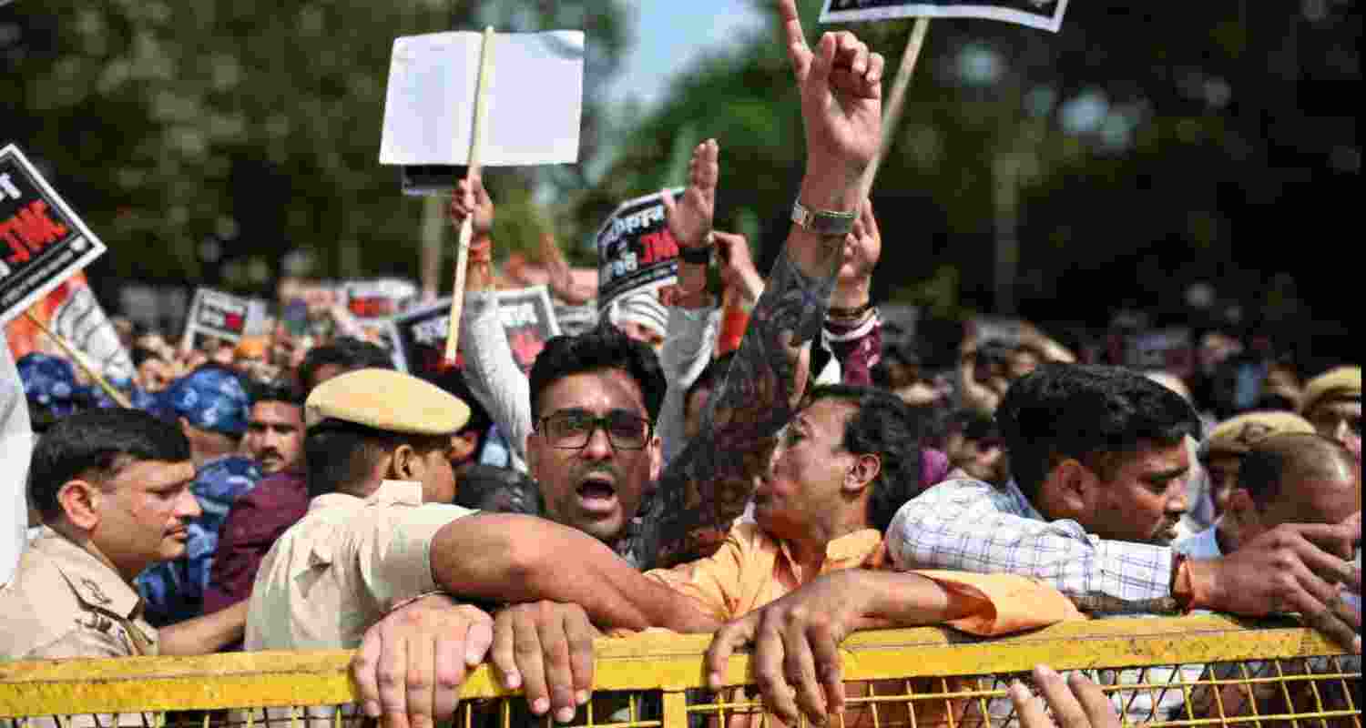 Clashes erupt between BJP, TMC workers in Kolkata during campaigning; allegations fly as polling nears, police and central forces restore order. Clashes erupt between BJP, TMC workers in Kolkata during campaigning; allegations fly as polling nears, police and central forces restore order.