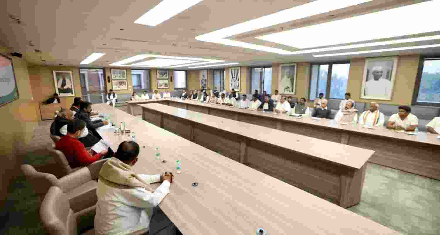 Congress President Mallikarjun Kharge and LOP Rahul Gandhi met with senior Congress leaders from Tamil Nadu to discuss the preparations for the upcoming Assembly Elections - Image via X. Congress President Mallikarjun Kharge and LOP Rahul Gandhi met with senior Congress leaders from Tamil Nadu to discuss the preparations for the upcoming Assembly Elections - Image via X.