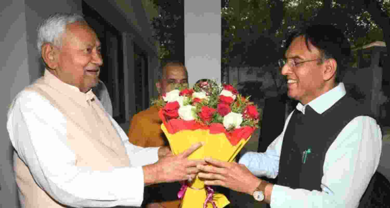 Bihar Chief Minister Nitish Kumar and Sports Minister Mansukh Mandaviya. Image: X. Bihar Chief Minister Nitish Kumar and Sports Minister Mansukh Mandaviya. Image: X.