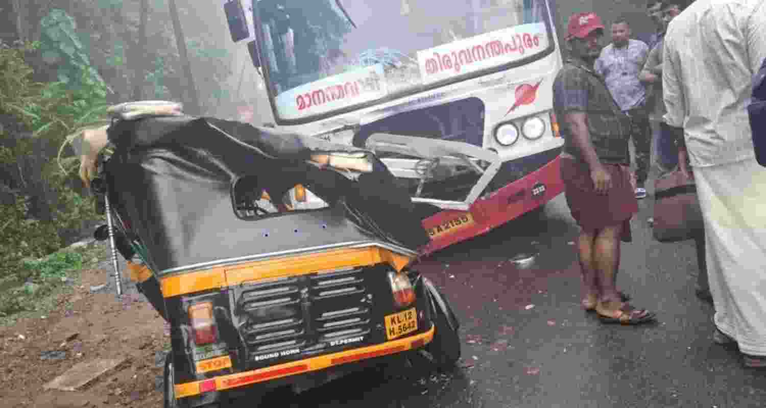 The accident took place around 7 am at Kunnathidavaka near Old Vythiri along the Kozhikode road. The accident took place around 7 am at Kunnathidavaka near Old Vythiri along the Kozhikode road.