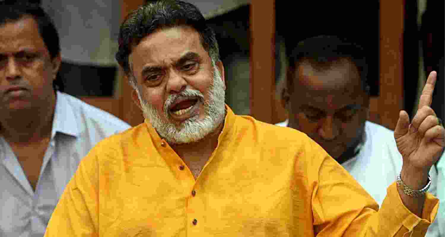 Sanjay Nirupam Targets Congress after his expulsion from the Party. Image X. Sanjay Nirupam Targets Congress after his expulsion from the Party. Image X.