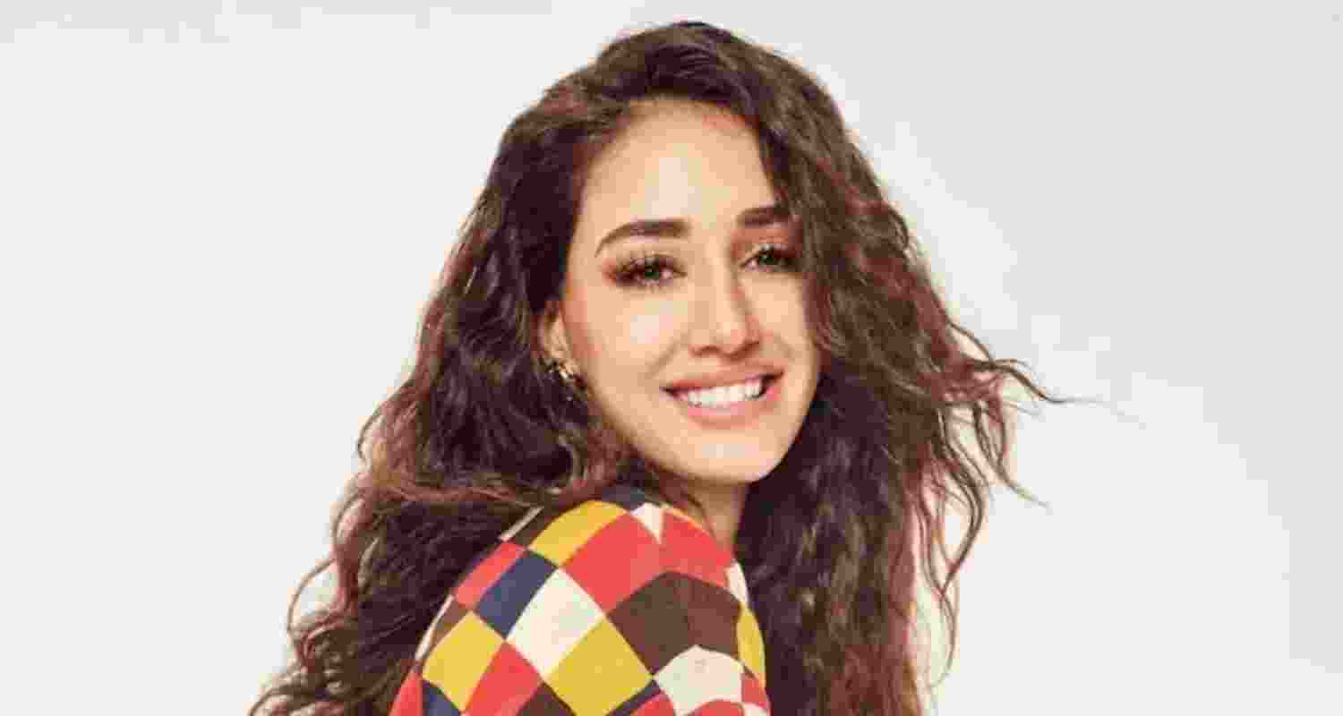 Armed men target Disha Patani's home in Bareilly attack. Armed men target Disha Patani's home in Bareilly attack.